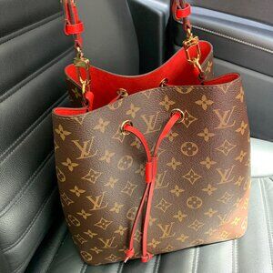 LOUIS VUITTON Monogram NeoNoe Bucket Bag